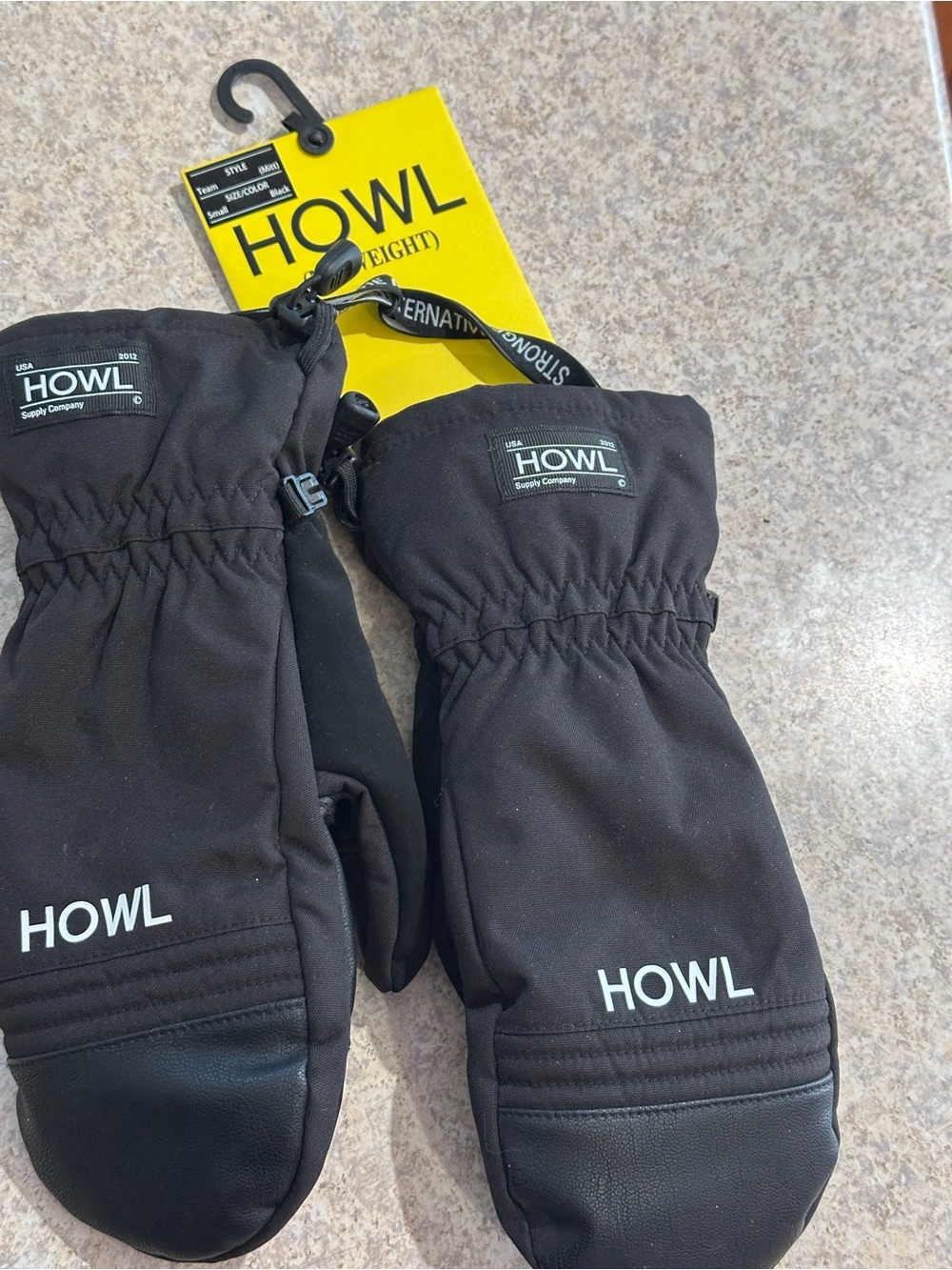 Black Howl Snow Mittens NWT